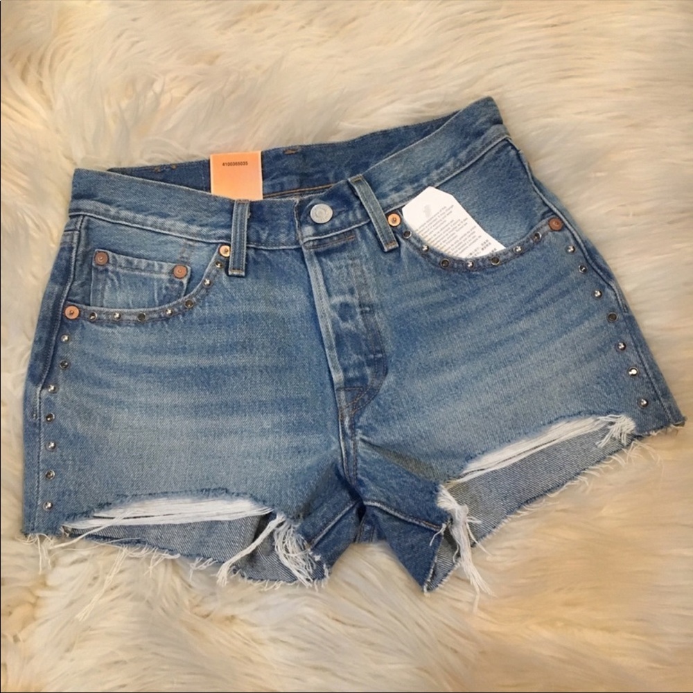 NWOT Levi’s 501 Shorts with rhinestones